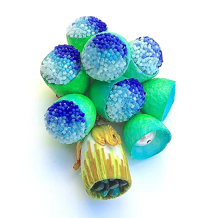 Vibrio brooch