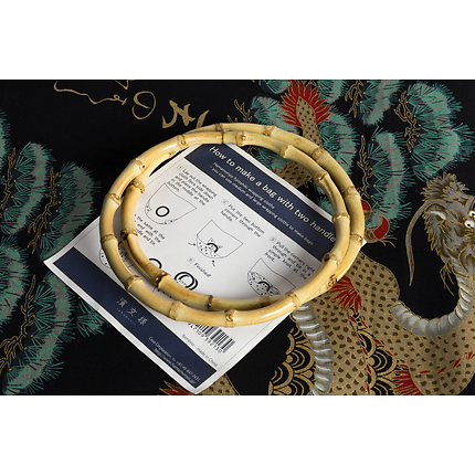 Coupon tissu/sac gold dragons et pins 110X110